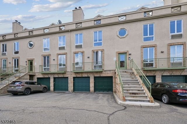 50 Pine St 206, Montclair Twp., NJ 07042