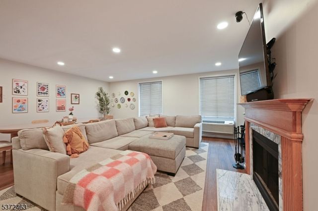 50 Pine St 206, Montclair Twp., NJ 07042