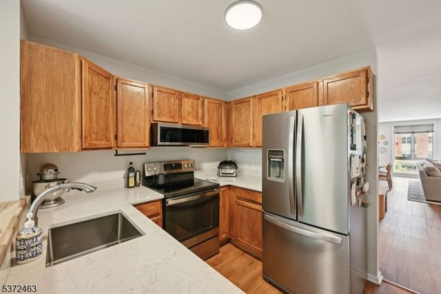 50 Pine St 206, Montclair Twp., NJ 07042