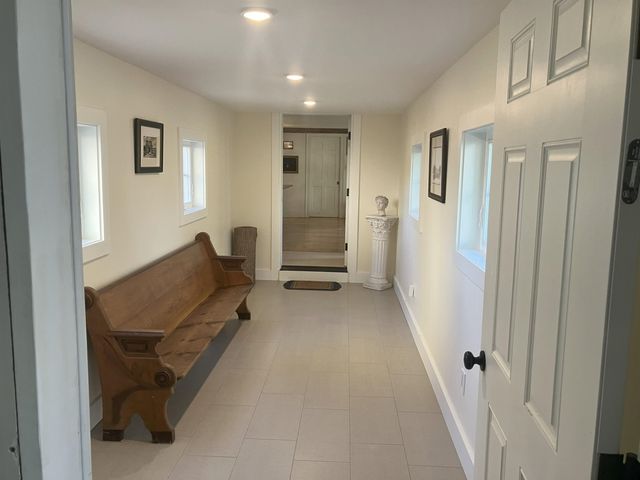 85 College Road, Stratham, NH 03885