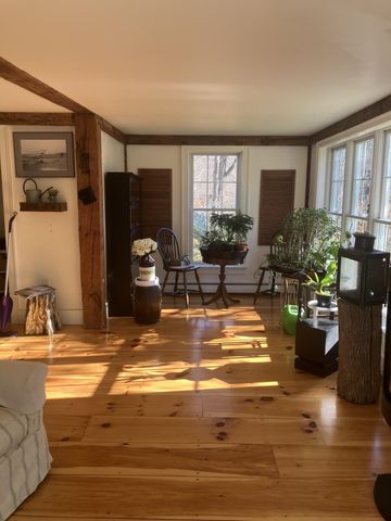 85 College Road, Stratham, NH 03885