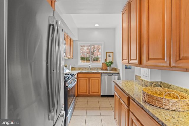 3206 GUNSTON RD, Alexandria, VA 22302