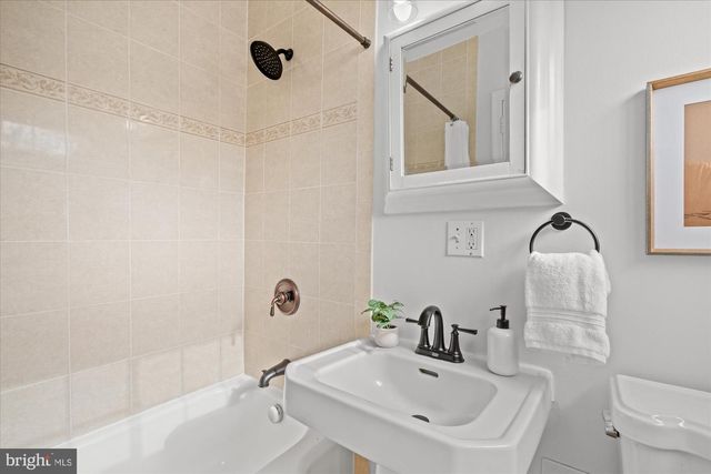 3206 GUNSTON RD, Alexandria, VA 22302