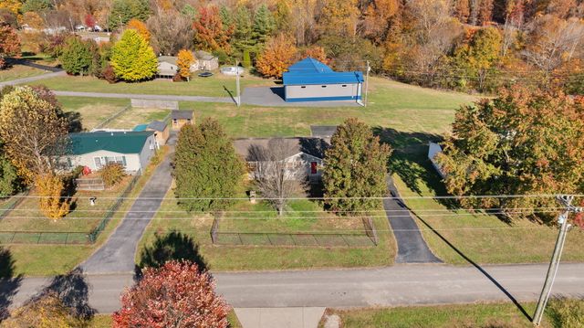 324 Lawless Lane, Jamestown, KY 42629