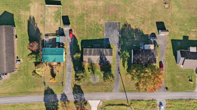 324 Lawless Lane, Jamestown, KY 42629