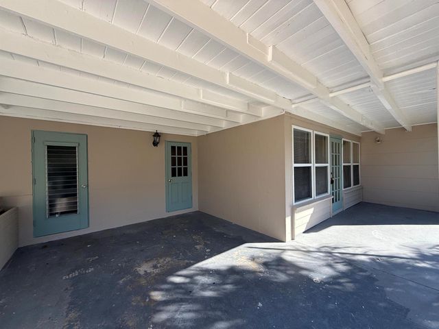 1401 NE Elizabeth Avenue, Jensen Beach, FL 34957