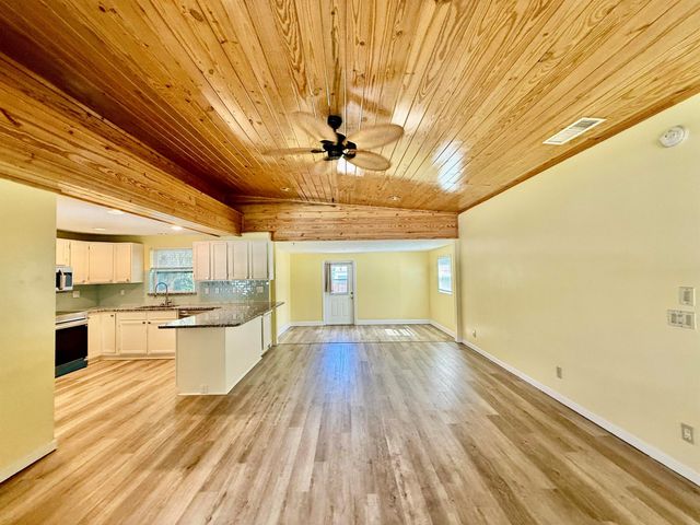 1401 NE Elizabeth Avenue, Jensen Beach, FL 34957