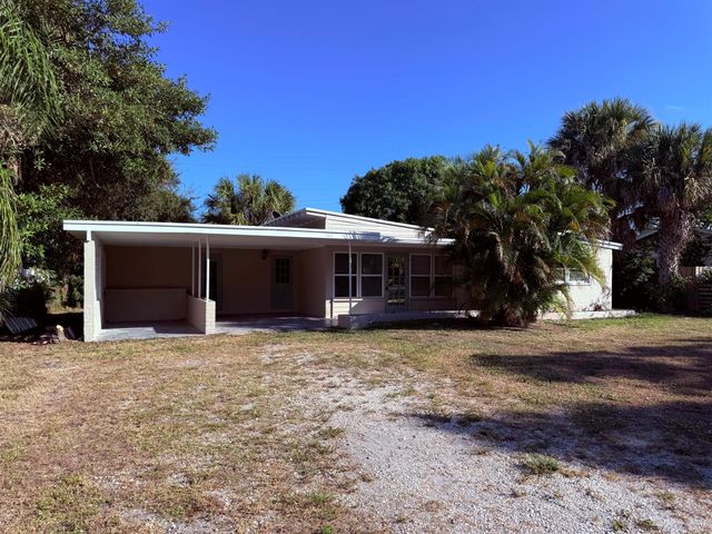 1401 NE Elizabeth Avenue, Jensen Beach, FL 34957