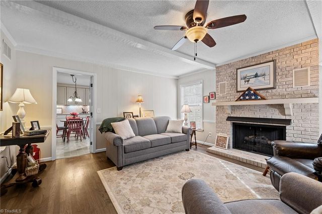 404 Hassellwood Drive, Jamestown, NC 27282