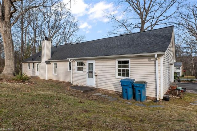 404 Hassellwood Drive, Jamestown, NC 27282