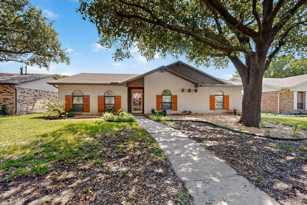 944 Mossvine Drive, Plano, TX 75023