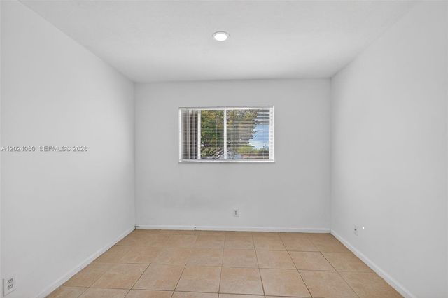 5843 Woodlands Blvd 5843, Tamarac, FL 33319