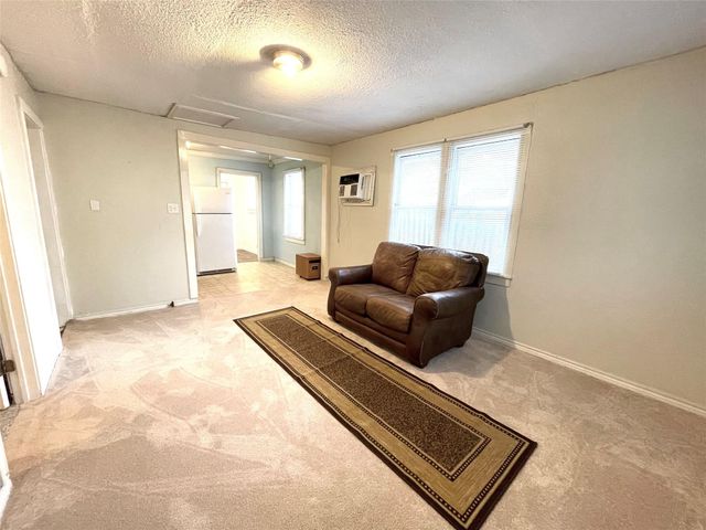 1828 W Mill Street SW, New Braunfels, TX 78130
