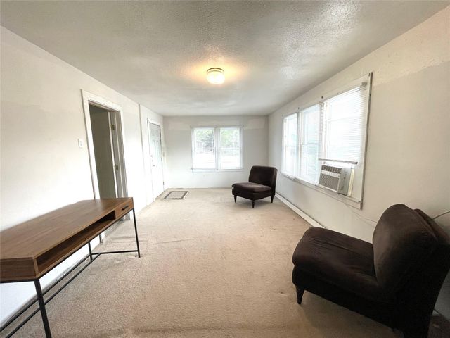 1828 W Mill Street SW, New Braunfels, TX 78130