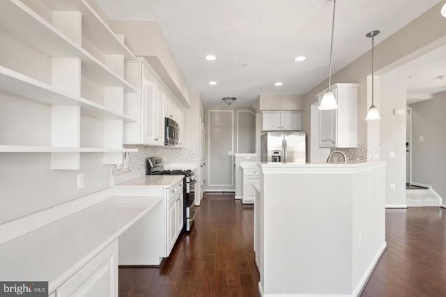 42183 SHORECREST TER, Aldie, VA 20105