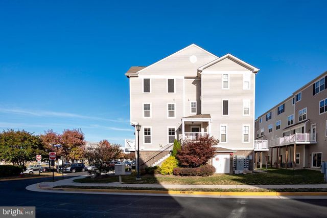 42183 SHORECREST TER, Aldie, VA 20105