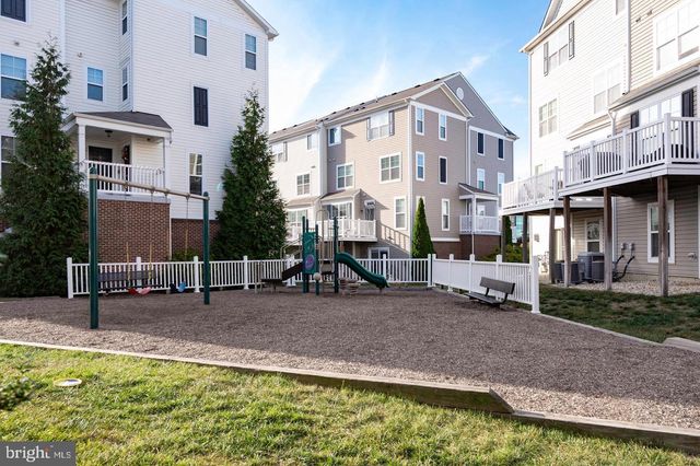 42183 SHORECREST TER, Aldie, VA 20105