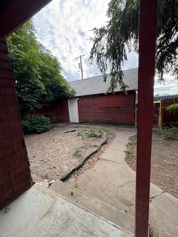 1220 N Madison St, Spokane, WA 99201