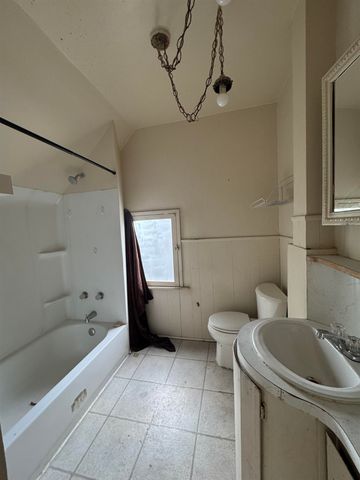 1220 N Madison St, Spokane, WA 99201