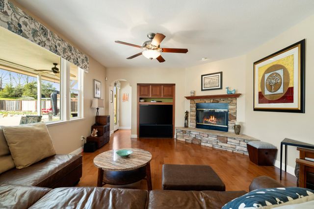 2066 Summer Dr, El Dorado Hills, CA 95762