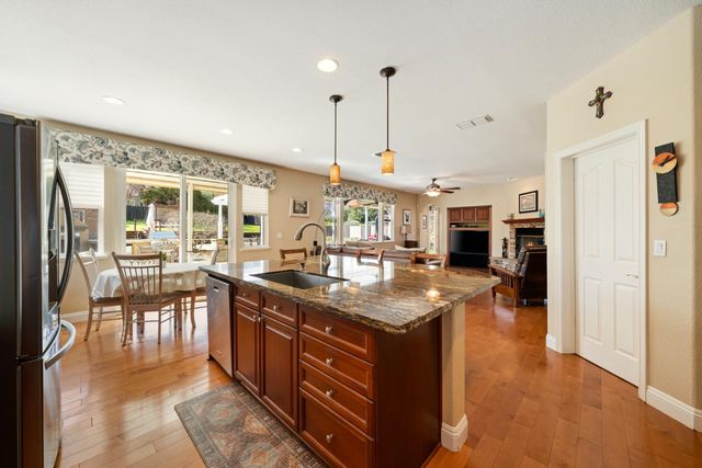 2066 Summer Dr, El Dorado Hills, CA 95762