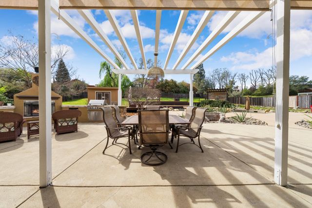 2066 Summer Dr, El Dorado Hills, CA 95762