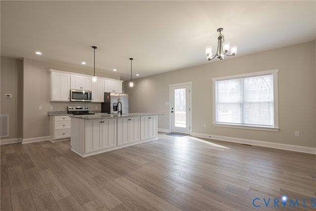 2223 Ridge Rd, Arvonia, VA 23004