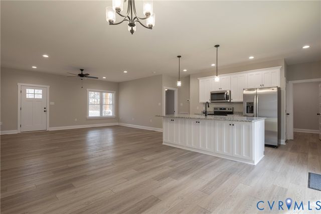 2223 Ridge Rd, Arvonia, VA 23004