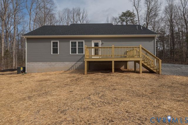 2223 Ridge Rd, Arvonia, VA 23004