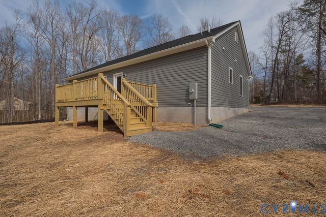 2223 Ridge Rd, Arvonia, VA 23004