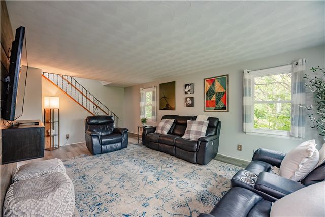 151 Salt Road, Webster, NY 14580