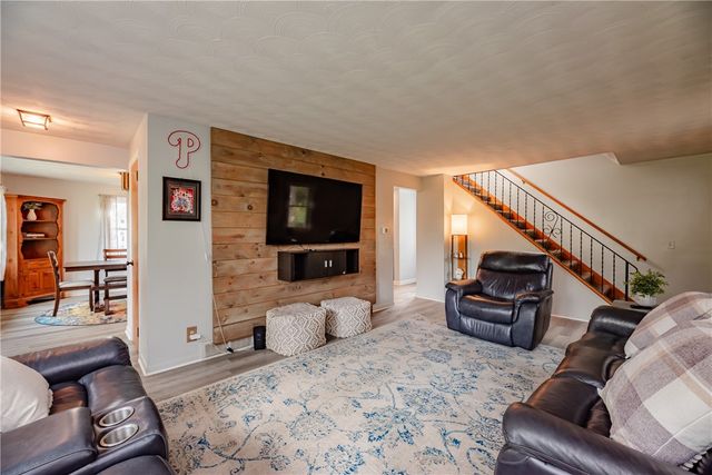 151 Salt Road, Webster, NY 14580