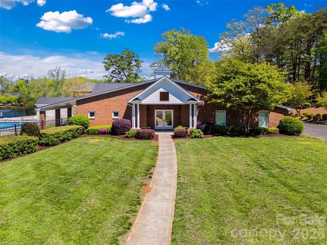 144 Villa Lake Drive, Fort Mill, SC 29708
