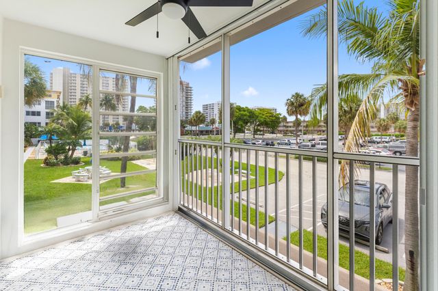3201 NE 8th Street 206, Pompano Beach, FL 33062