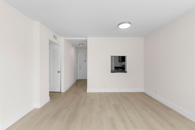 3201 NE 8th Street 206, Pompano Beach, FL 33062