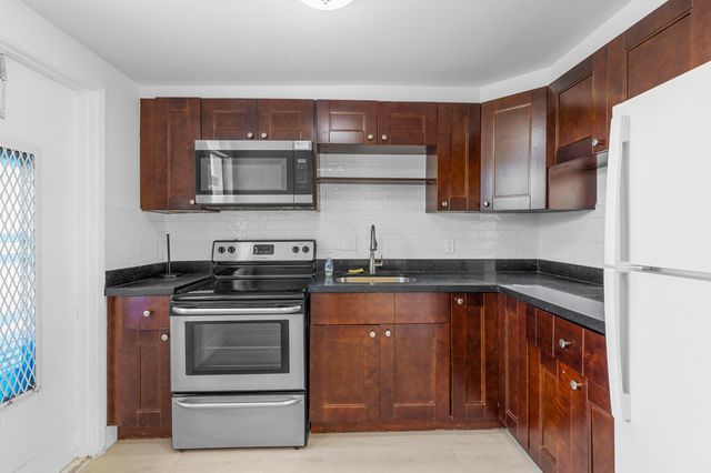3201 NE 8th Street 206, Pompano Beach, FL 33062