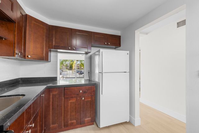 3201 NE 8th Street 206, Pompano Beach, FL 33062