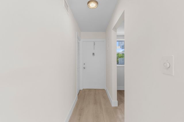 3201 NE 8th Street 206, Pompano Beach, FL 33062