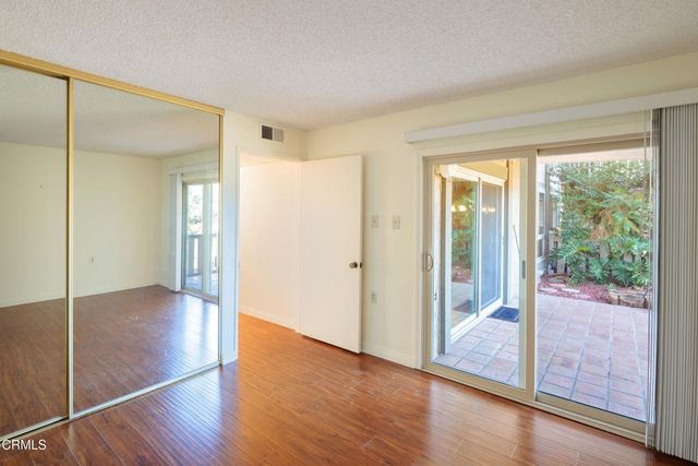 324 Chestnut Hill Court 14, Thousand Oaks, CA 91360