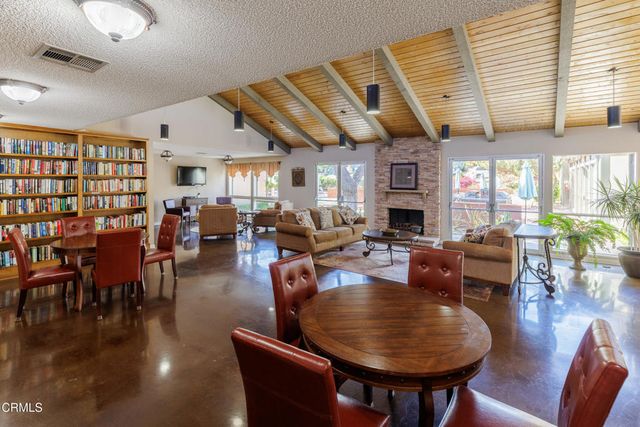 324 Chestnut Hill Court 14, Thousand Oaks, CA 91360