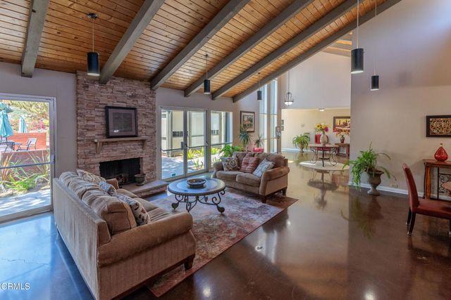 324 Chestnut Hill Court 14, Thousand Oaks, CA 91360