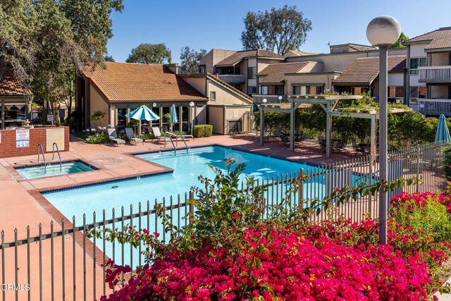 324 Chestnut Hill Court 14, Thousand Oaks, CA 91360