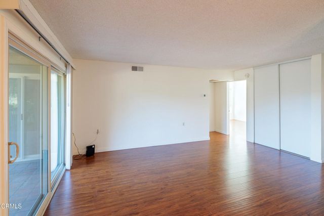 324 Chestnut Hill Court 14, Thousand Oaks, CA 91360