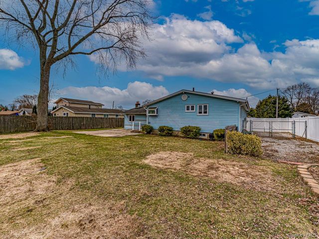 11 Lawrence Road, Deer Park, NY 11729