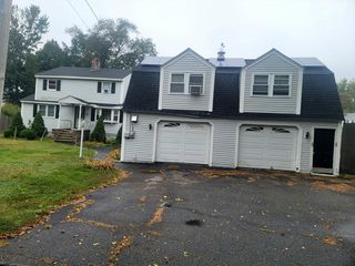 54 Shirley Ave, Lowell, MA 01854