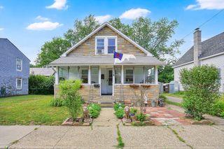 13 Orchard St, Palmer, MA 01069