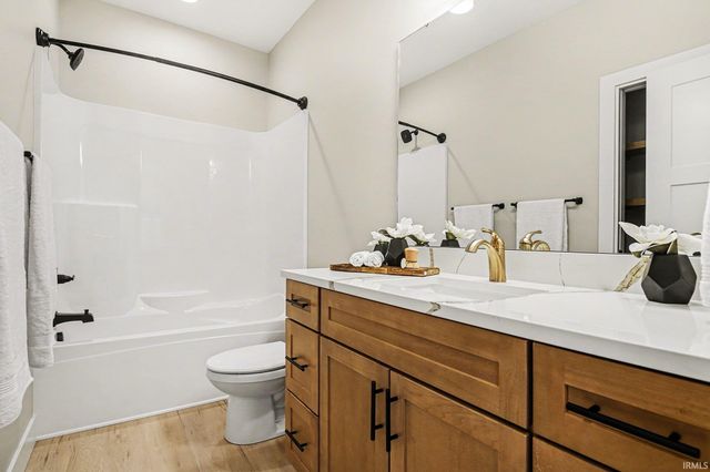 19332 Sweetbriar Court, Bristol, IN 46507