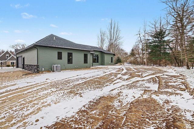 19332 Sweetbriar Court, Bristol, IN 46507