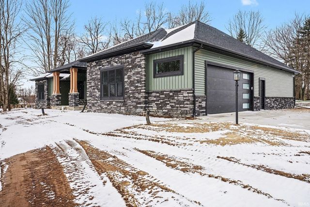 19332 Sweetbriar Court, Bristol, IN 46507