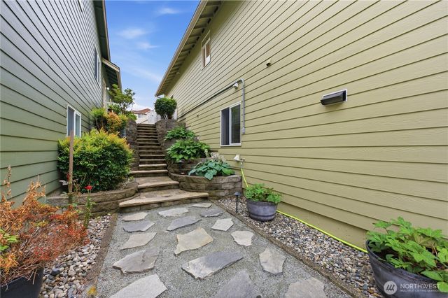18012 Ambleside Court, Arlington, WA 98223